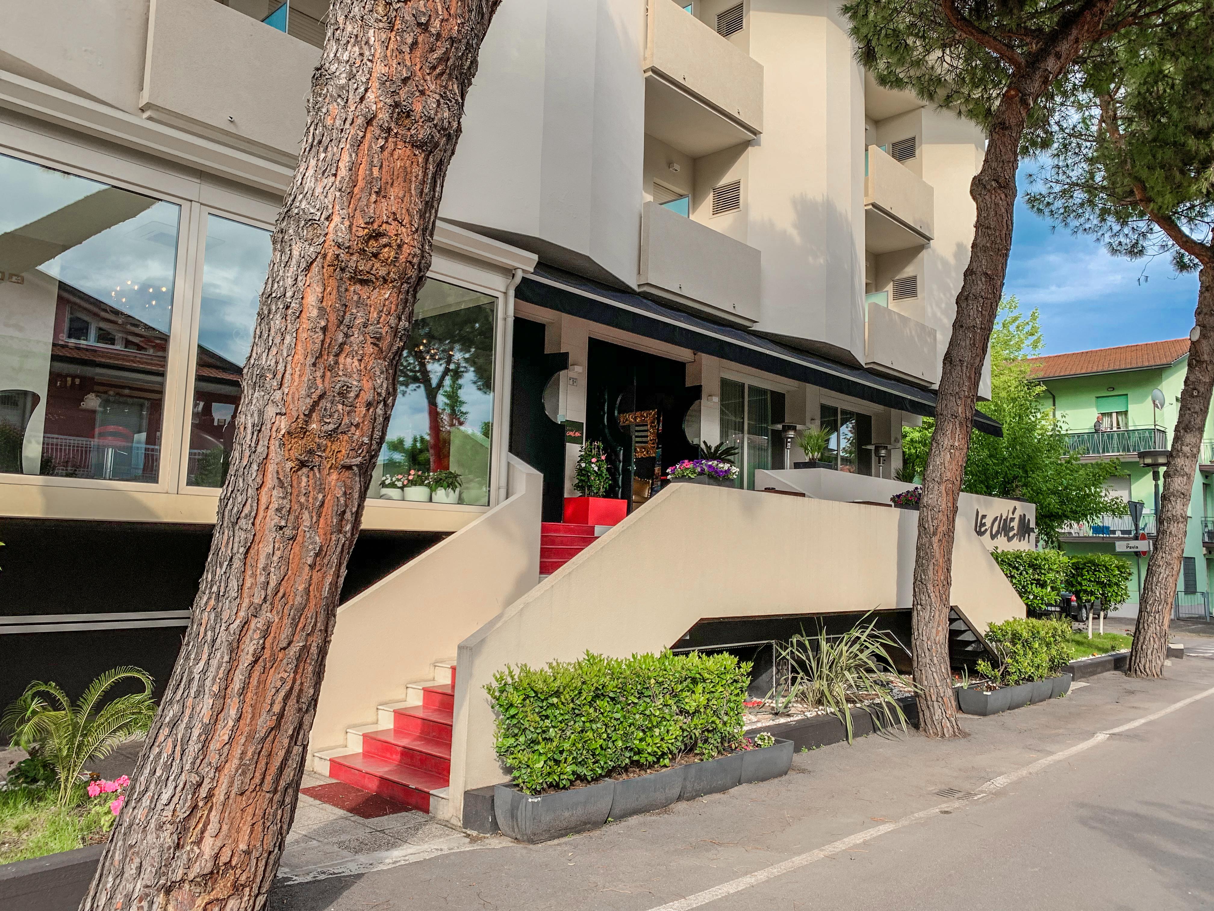 Hotel Le Cinema Гатео а Маре Екстериор снимка