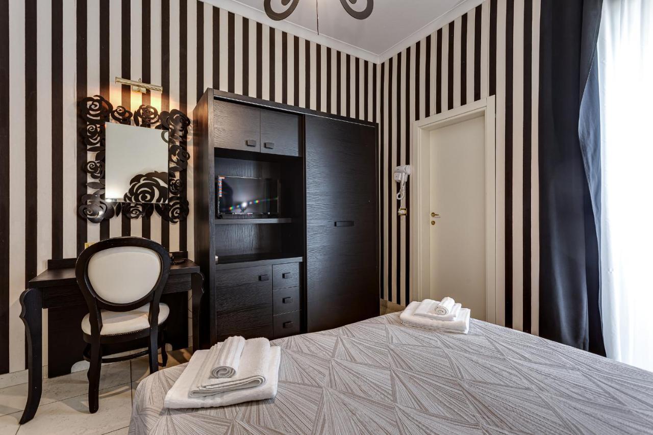 Hotel Le Cinema Гатео а Маре Екстериор снимка