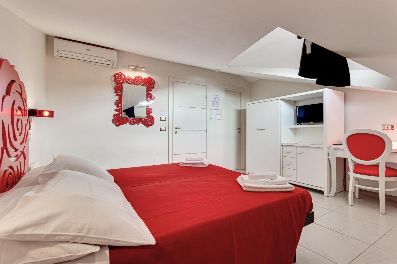 Hotel Le Cinema Гатео а Маре Екстериор снимка