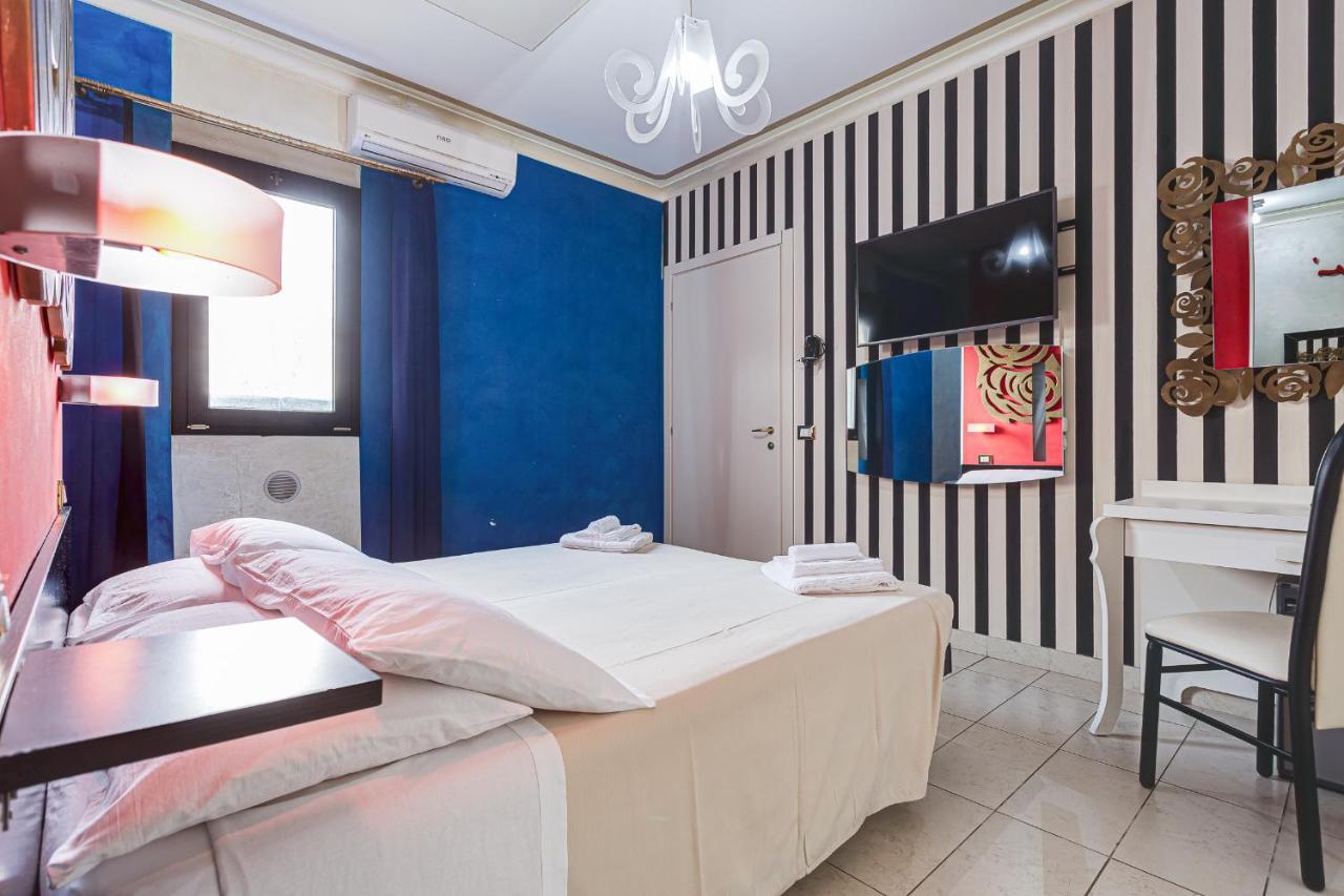 Hotel Le Cinema Гатео а Маре Екстериор снимка
