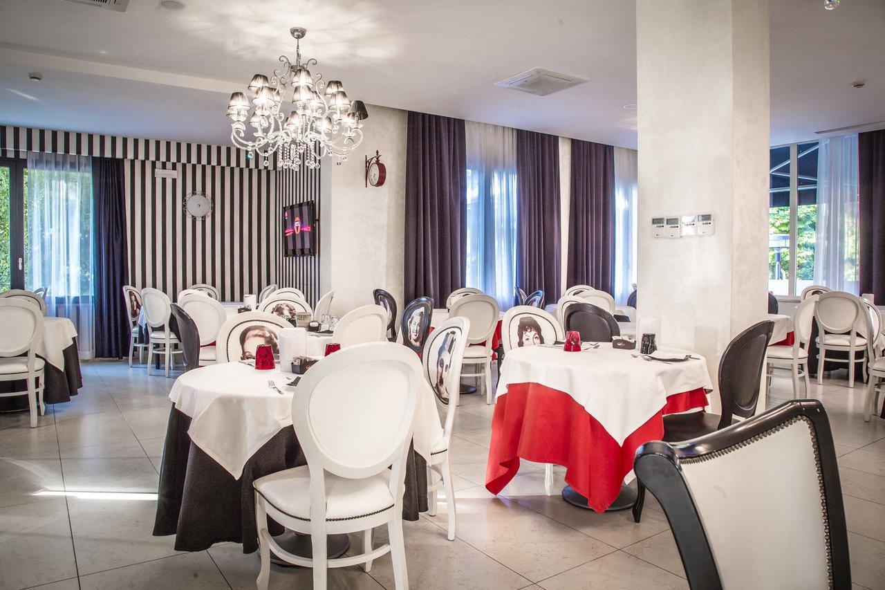 Hotel Le Cinema Гатео а Маре Екстериор снимка