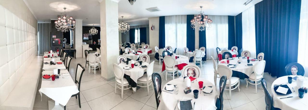 Hotel Le Cinema Гатео а Маре Екстериор снимка